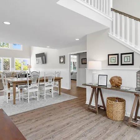 6 Wanderer - Host2Coast Villa